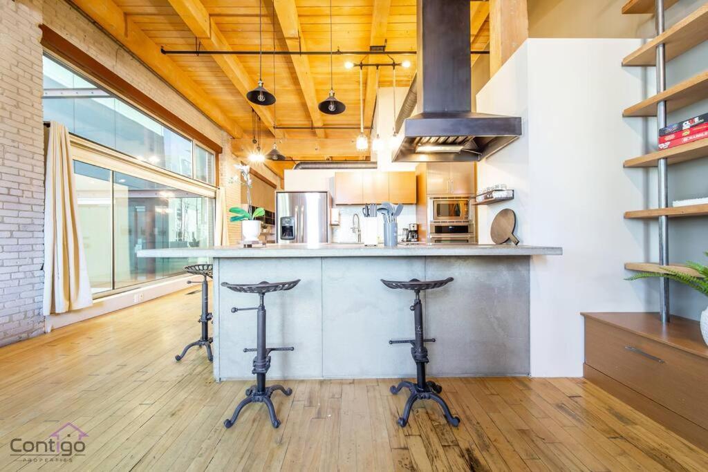 Historic Jd Loft, Near Ice District, Rogers Place, Ug Parking Эдмонтон Экстерьер фото