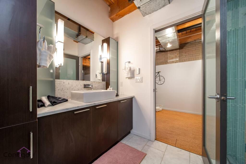 Historic Jd Loft, Near Ice District, Rogers Place, Ug Parking Эдмонтон Экстерьер фото