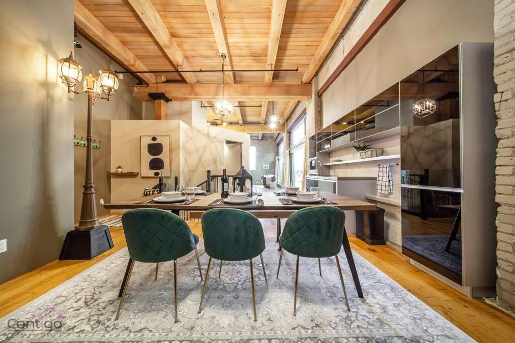 Historic Jd Loft, Near Ice District, Rogers Place, Ug Parking Эдмонтон Экстерьер фото