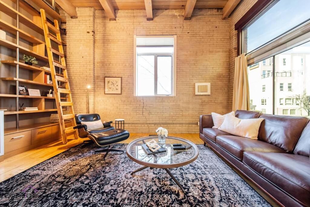 Historic Jd Loft, Near Ice District, Rogers Place, Ug Parking Эдмонтон Экстерьер фото