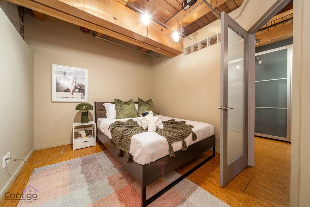 Historic Jd Loft, Near Ice District, Rogers Place, Ug Parking Эдмонтон Экстерьер фото